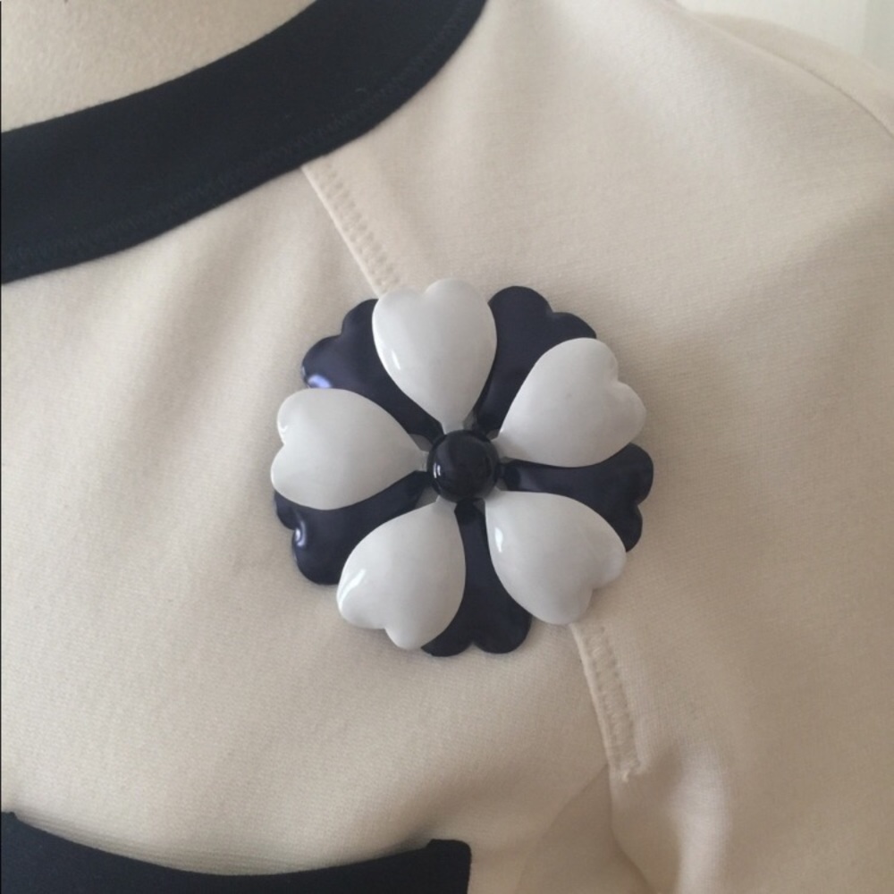 St. John blazer - Picture 2 of 7